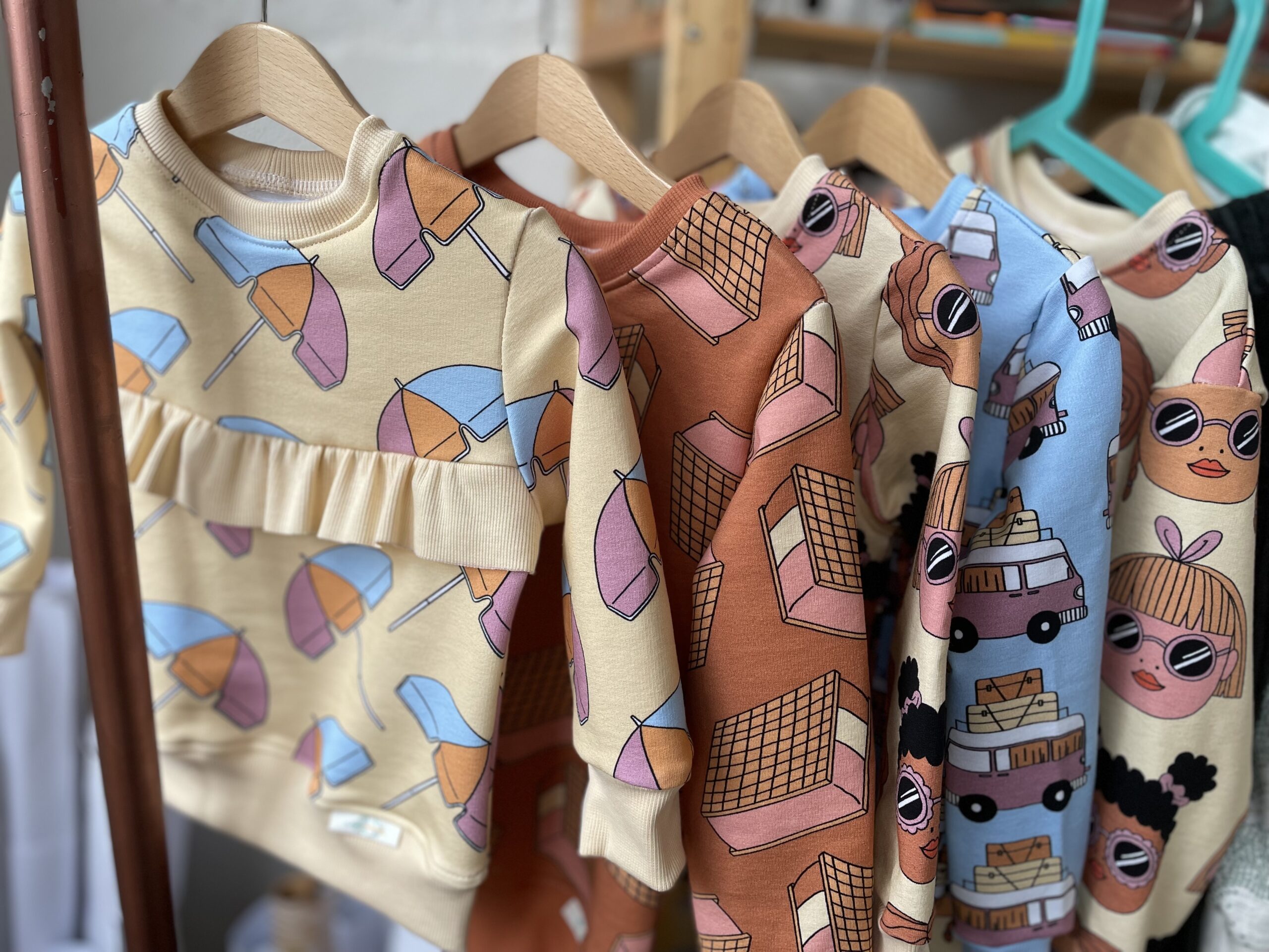 FRILLS sweater Eva Mouton Sophie Donderwolk